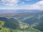 12-Η θέα από την κόψη. Μπροστά μας το Λιβάδι, πιο κάτω η Νικήσιανη και στο βάθος ο κάμπος των Φιλίππων.JPG