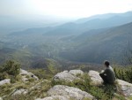 07-Χαρακτηριστικό μπαλκόνι με θέα το χωριό της Νικήσιανης.jpg