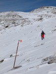 20-Κατηφορίζοντας από Τρίκοροφο ακολουθούμε τους πασσάλους τςη σήμανσης.jpg