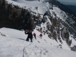 ΛΕΩ ΦΩΤΕΙΝΗ ΚΙ ΗΛΙΑΣ ΚΟΝΤΑ ΣΤΗΝ ΕΞΟΔΟ ΤΟΥ ΛΟΥΚΙΟΥ.jpg