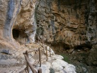 σημείο ξεκούρασης-καταφύγιο σε περίπτωση βροχής....jpg