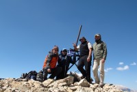 6.Στην κορυφή Qizil Qaya 3726μ 1η ανάβαση Ηλίας Τσίκας, Πέτρος Τόλιας. Γιάννης Ψύρρας, Νίκος Κρούπης.JPG