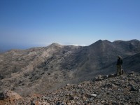 18.Κοιτάζοντας το τοπίο με τις αμέτρητες δολίνες.JPG